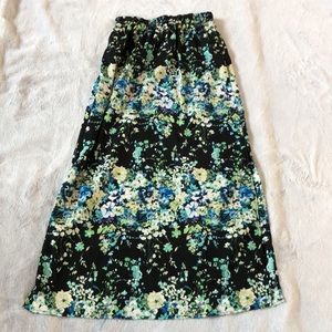 Olive & Oak Maxi Skirt - M